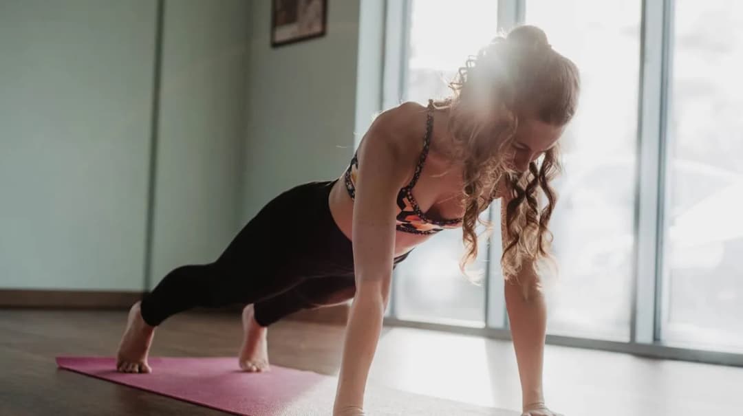 Ćwiczenie deska ile razy dziennie? Oto co musisz wiedzieć!