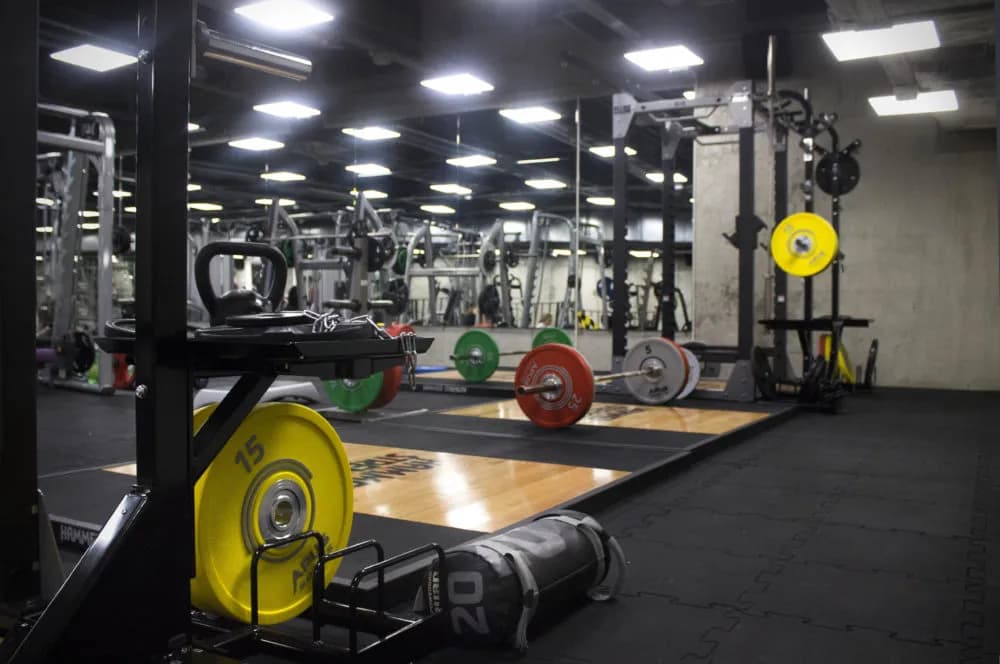 Gdzie znaleźć najlepsze siłownie CrossFit w Katowicach i ich oferty